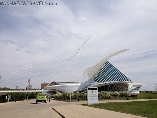 Milwaukee Art Museum with a triangular roof